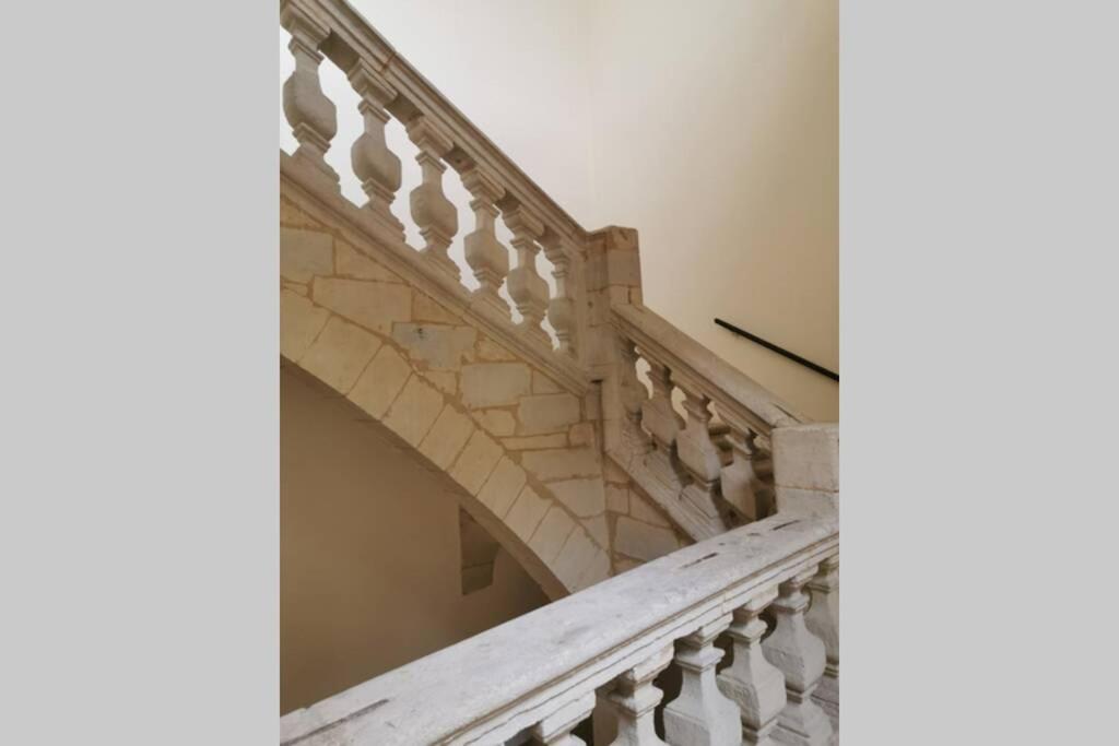 Uzes A Pied, Appartement Dans Cadre D'Exception المظهر الخارجي الصورة
